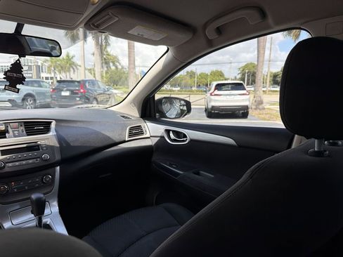 Used 2013 Nissan Sentra SR FWD image 11