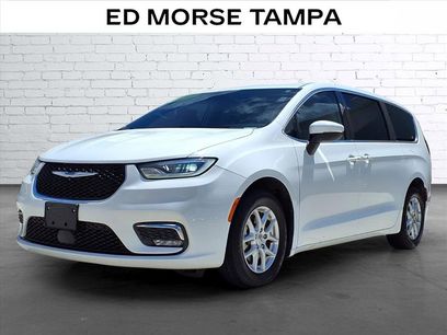 Used 2023 Chrysler Pacifica Touring-L
