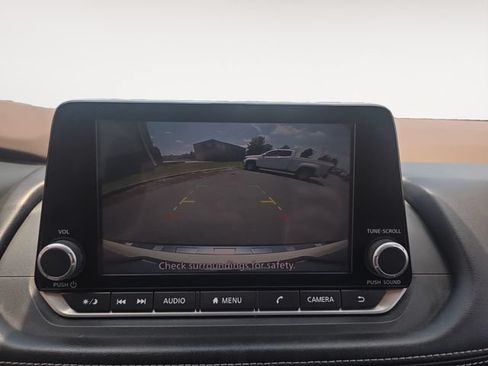 Used 2023 Nissan Rogue SV FWD image 24