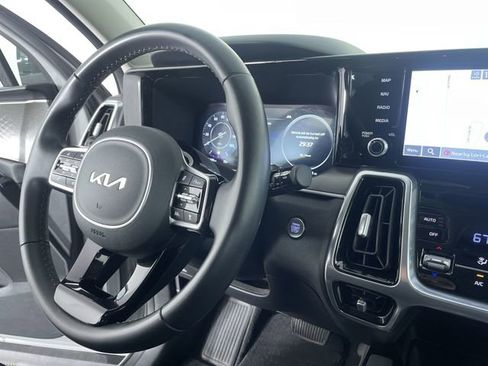 Used 2023 Kia Sorento SX AWD/4WD image 28