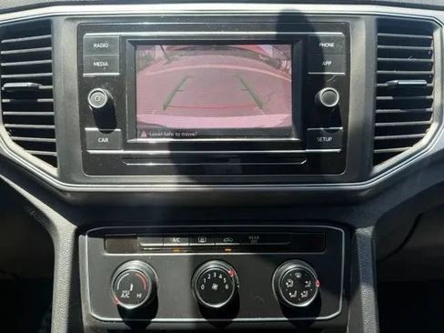 Used 2018 Volkswagen Atlas S FWD image 26