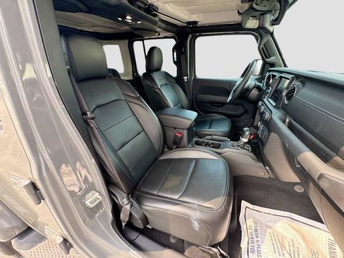 Used 2023 Jeep Wrangler Unlimited Sahara w/ Cold Weather Group AWD/4WD image 32
