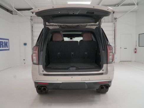 Used 2021 Chevrolet Tahoe High Country w/ Premium Package RWD image 7