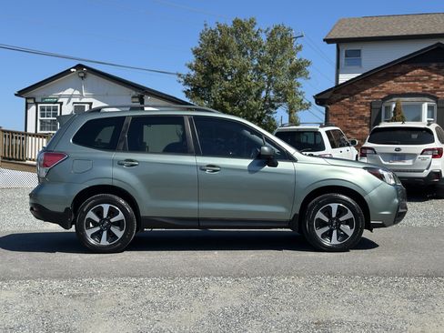 Used 2018 Subaru Forester 2.5i Premium AWD/4WD image 2