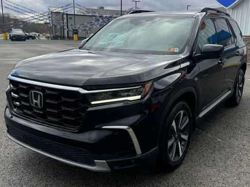 Used 2023 Honda Pilot Touring image 3