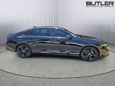 Used 2024 Honda Accord Sport image 4