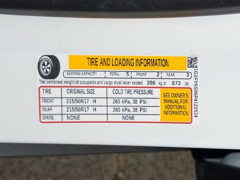 Used 2023 Chevrolet Bolt EUV LT w/ Comfort Package FWD image 24
