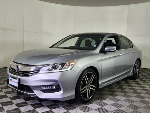 Used 2016 Honda Accord Sport image 3