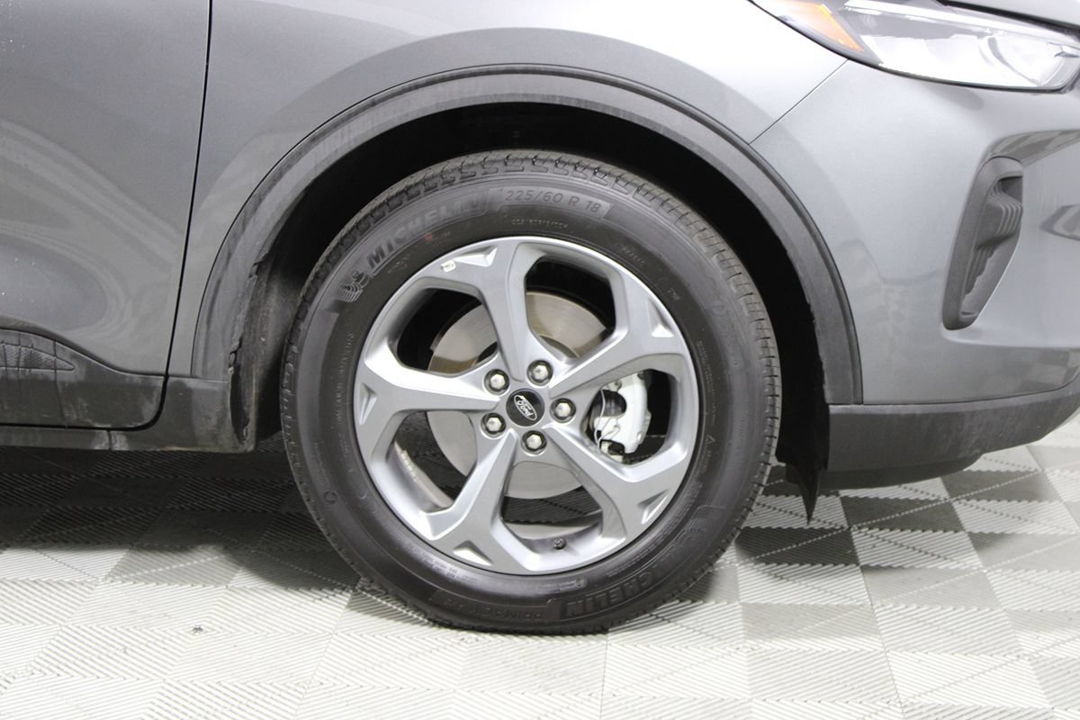 Used 2025 Ford Escape ST-Line FWD image 8