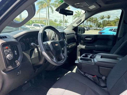 Used 2019 Chevrolet Silverado 1500 Custom w/ Custom Value Package image 3