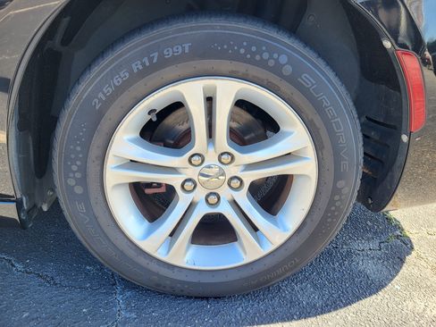 Used 2016 Dodge Charger SE image 7