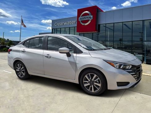 Used 2023 Nissan Versa SV image 1