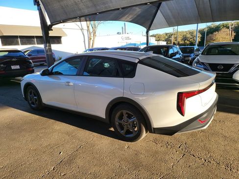 Used 2025 Kia K4 LXS image 25