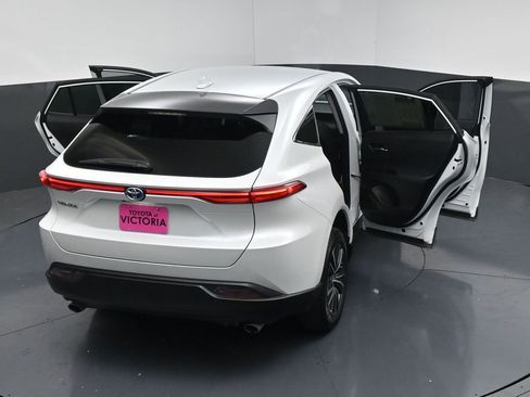 Used 2023 Toyota Venza LE image 22