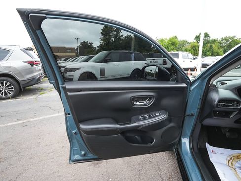 Used 2025 Honda HR-V EX-L image 10