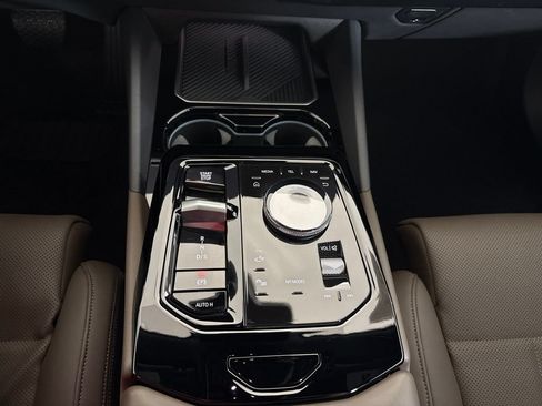 Certified 2025 BMW 530i w/ Premium Package RWD image 13
