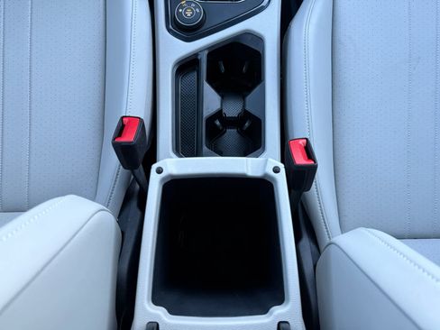 Certified 2023 Volkswagen Tiguan SE R-Line image 25