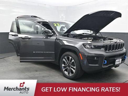 Used 2023 Jeep Grand Cherokee Overland AWD/4WD image 42