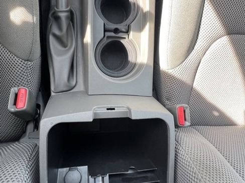 Used 2021 Nissan Frontier SV image 17