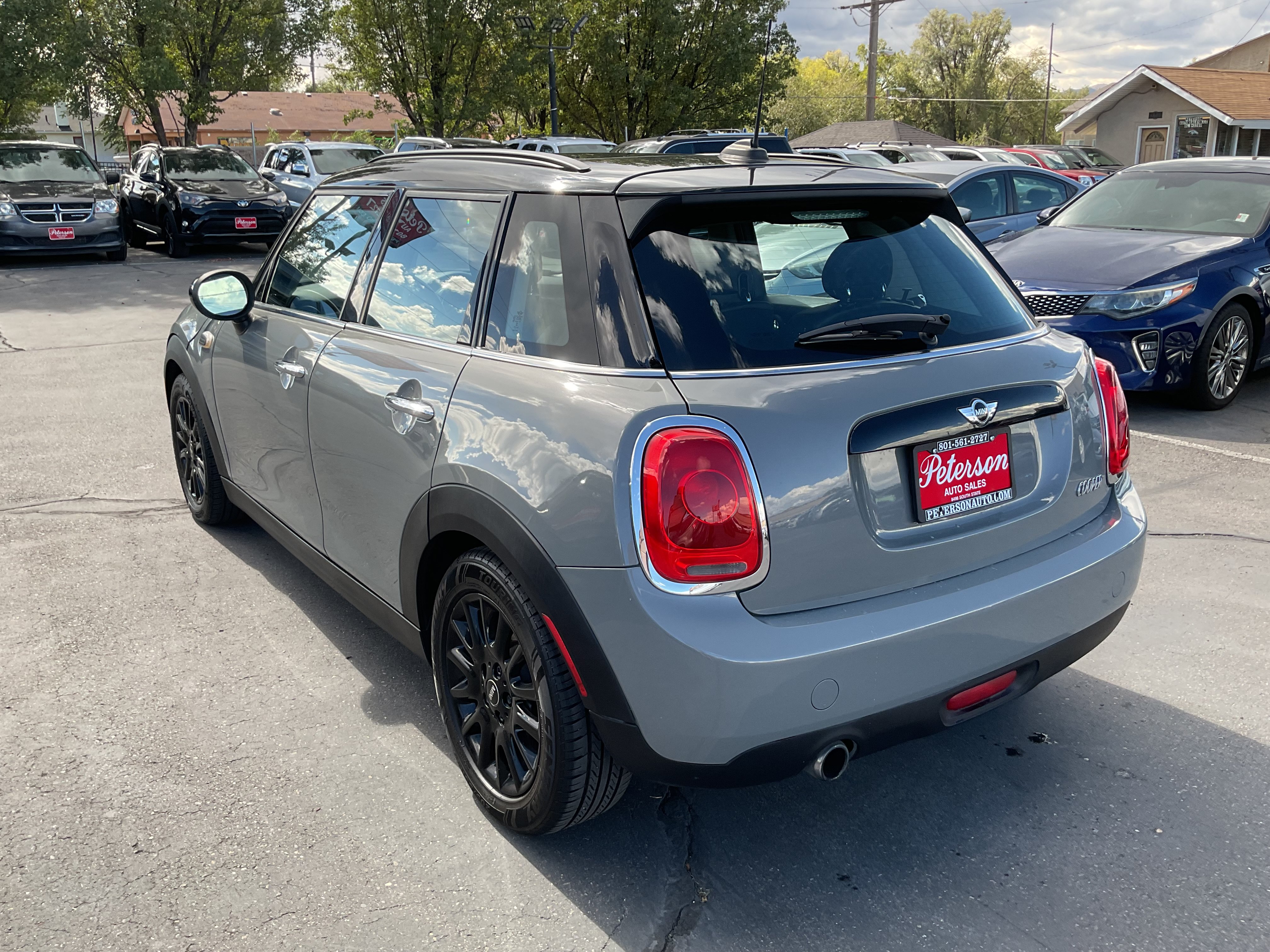 Used 2016 MINI Cooper 4-Door Hardtop FWD image 7