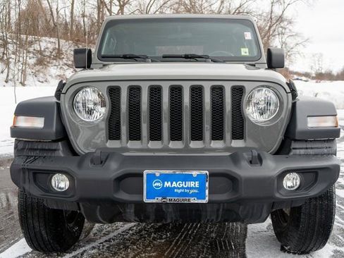 Used 2023 Jeep Wrangler Sport AWD/4WD image 3