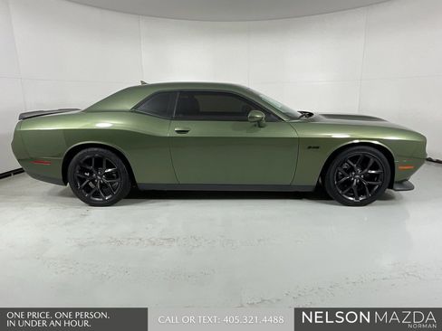 Used 2023 Dodge Challenger R/T w/ Plus Package image 9
