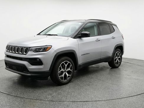 Used 2025 Jeep Compass Limited AWD/4WD image 3
