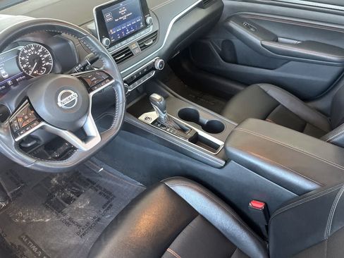 Used 2021 Nissan Altima 2.5 SR FWD image 11