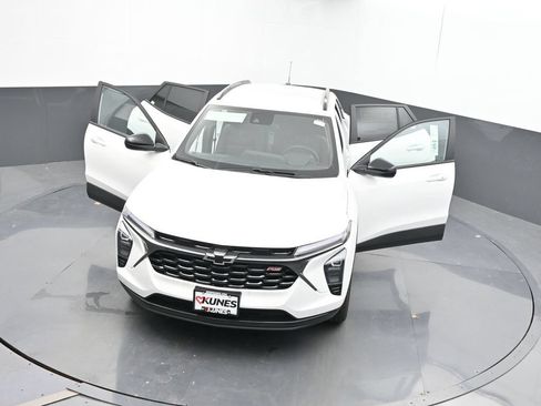 Used 2025 Chevrolet Trax RS w/ Driver Confidence Package FWD image 55