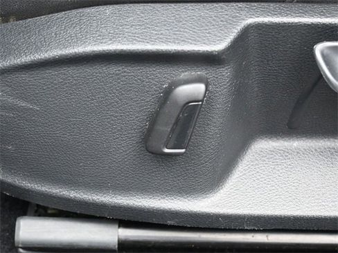 Used 2015 Volkswagen Golf S image 10