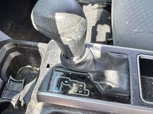 Used 2022 Toyota Tacoma SR5 w/ Technology Package image 18