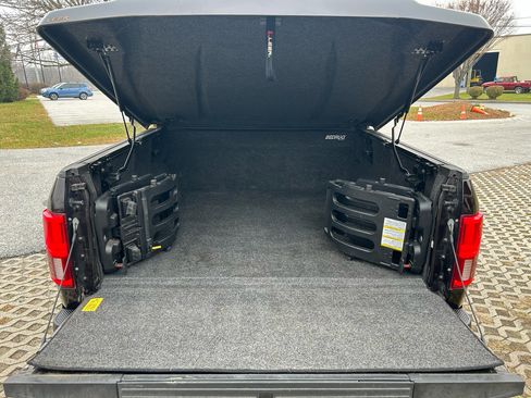 Used 2018 Ford F150 Platinum w/ Equipment Group 701A Luxury image 19