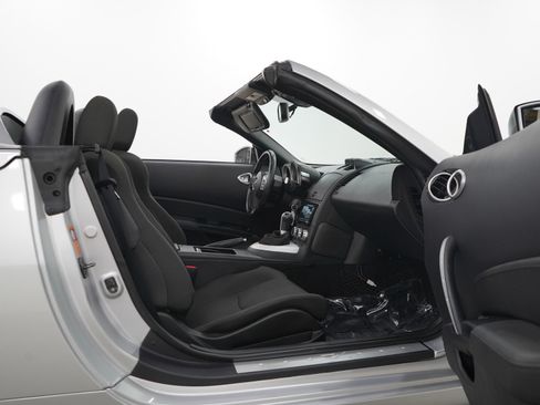 Used 2007 Nissan 350Z Enthusiast RWD image 13
