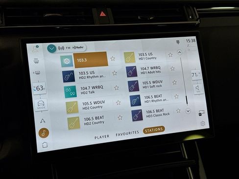 Used 2026 Land Rover Range Rover Velar Dynamic SE AWD/4WD image 15