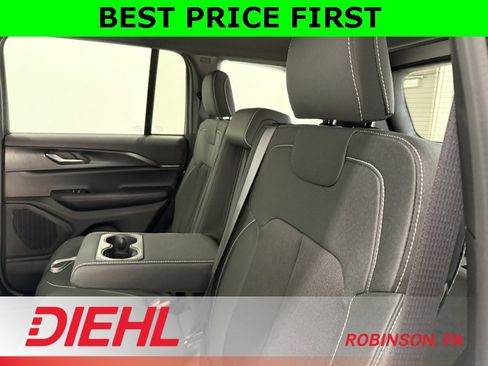 New 2025 Jeep Grand Cherokee Laredo w/ Luxury Tech Group I image 17