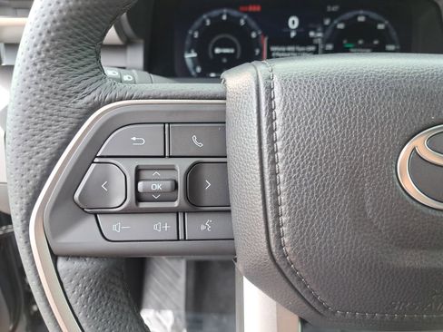 Certified 2025 Toyota Tacoma TRD Off-Road image 18