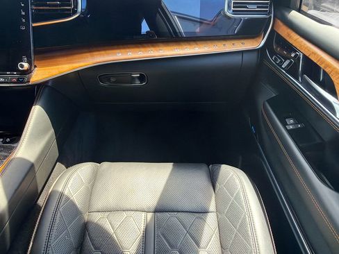 Used 2022 Jeep Grand Wagoneer Series III w/ Flexible Seating Group AWD/4WD image 19