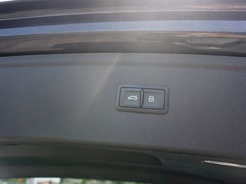 Used 2020 Audi Q5 2.0T Premium AWD/4WD image 17