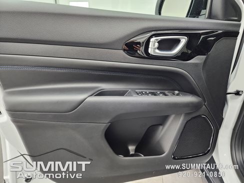 New 2026 Jeep Compass Latitude image 40