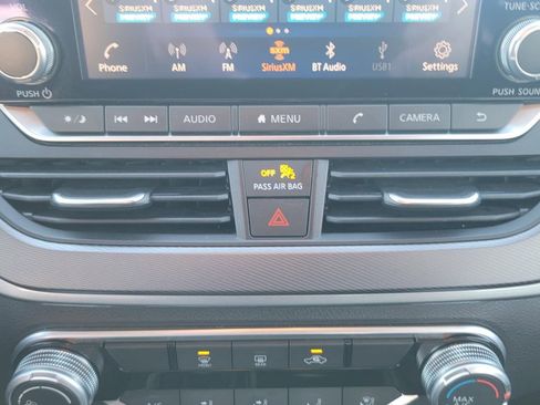 Used 2024 Nissan Altima 2.5 SR FWD image 28