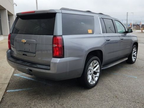 Used 2018 Chevrolet Suburban LT image 4