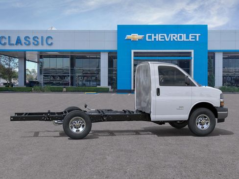 New 2025 Chevrolet Express 3500 w/ Power Convenience Package image 5