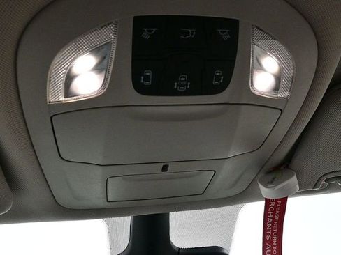 Used 2023 Chrysler Pacifica Touring-L image 12