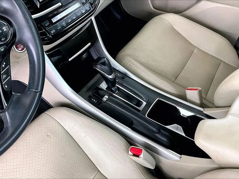 Used 2016 Honda Accord Touring image 15