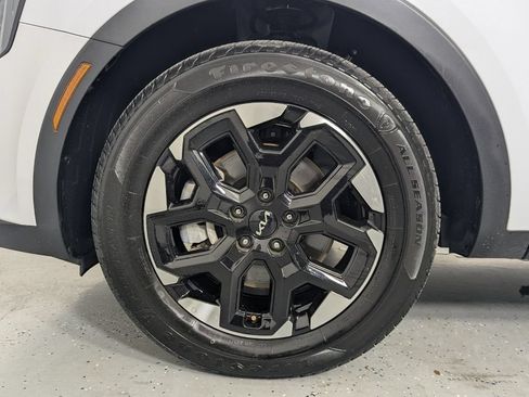 Used 2024 Kia Sorento S FWD image 11