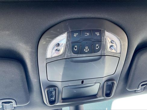 Used 2021 Chrysler Pacifica Limited AWD/4WD image 35