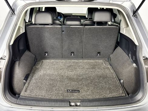 Certified 2022 Volkswagen Tiguan SE image 21