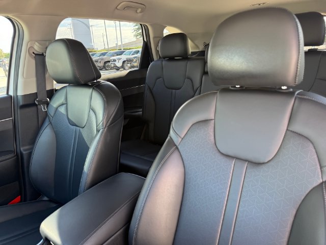 Used 2021 Kia Sorento S FWD image 14