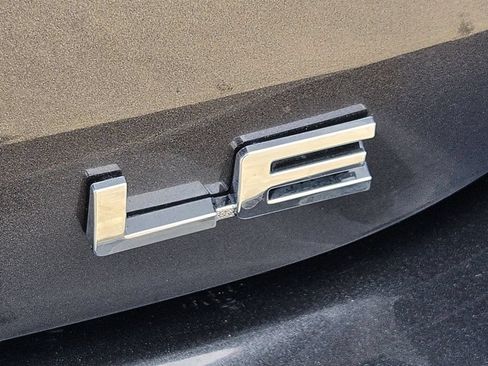 Used 2025 Toyota Highlander LE FWD image 11
