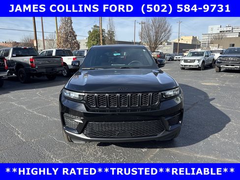 Used 2024 Jeep Grand Cherokee Altitude AWD/4WD image 7